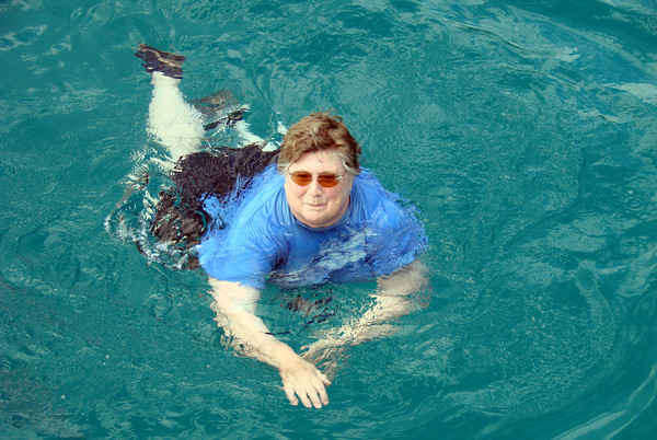 Nadando (visitante cadeirante)