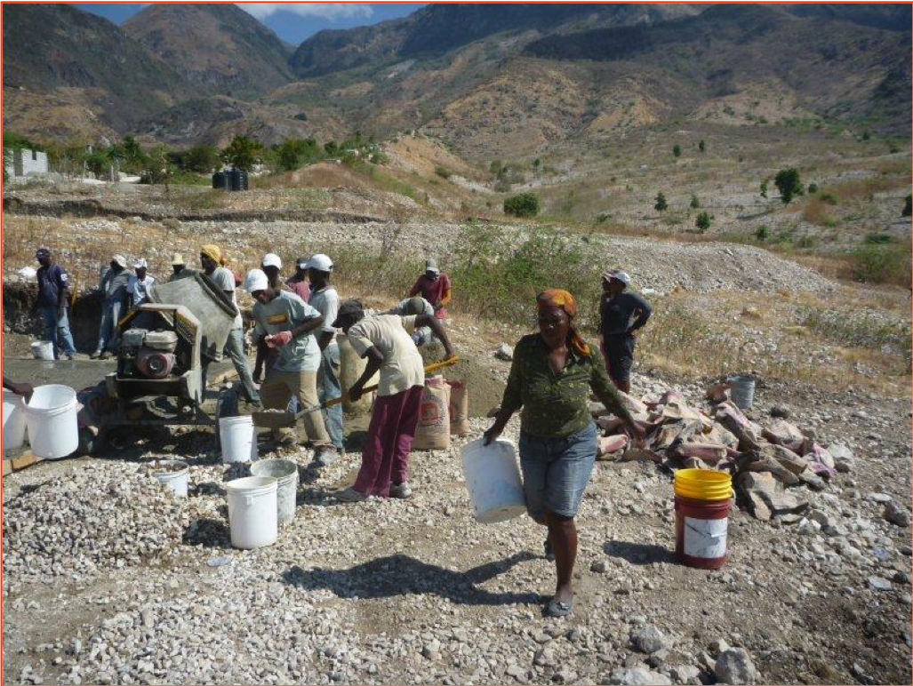 Haiti radier 05 concretagem mulheres agua